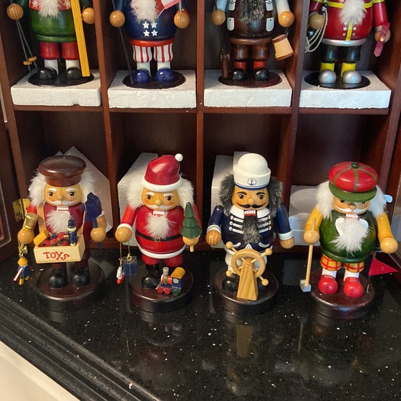 Set/8 Mini Detailed Nutcrackers w/ Custom Glass Display Case - Picture 10 of 11